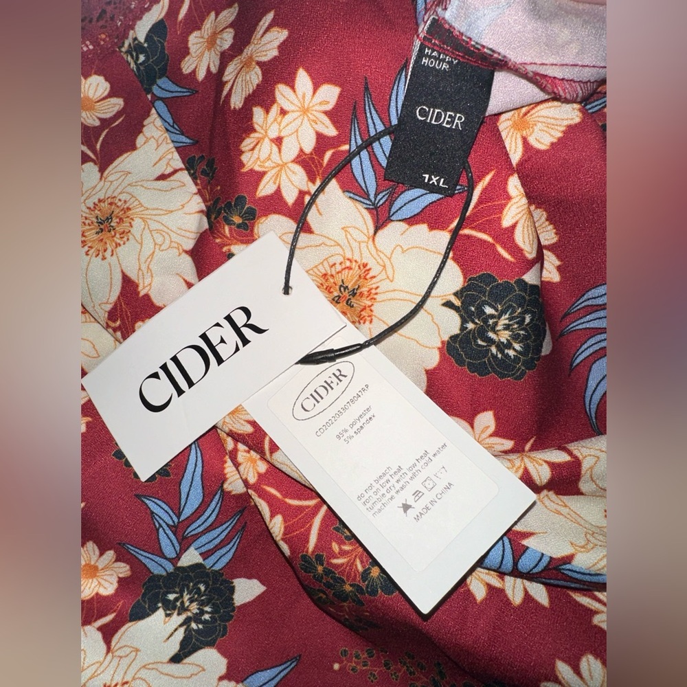 NWT Cider Red Floral Romper - Picture 3 of 3